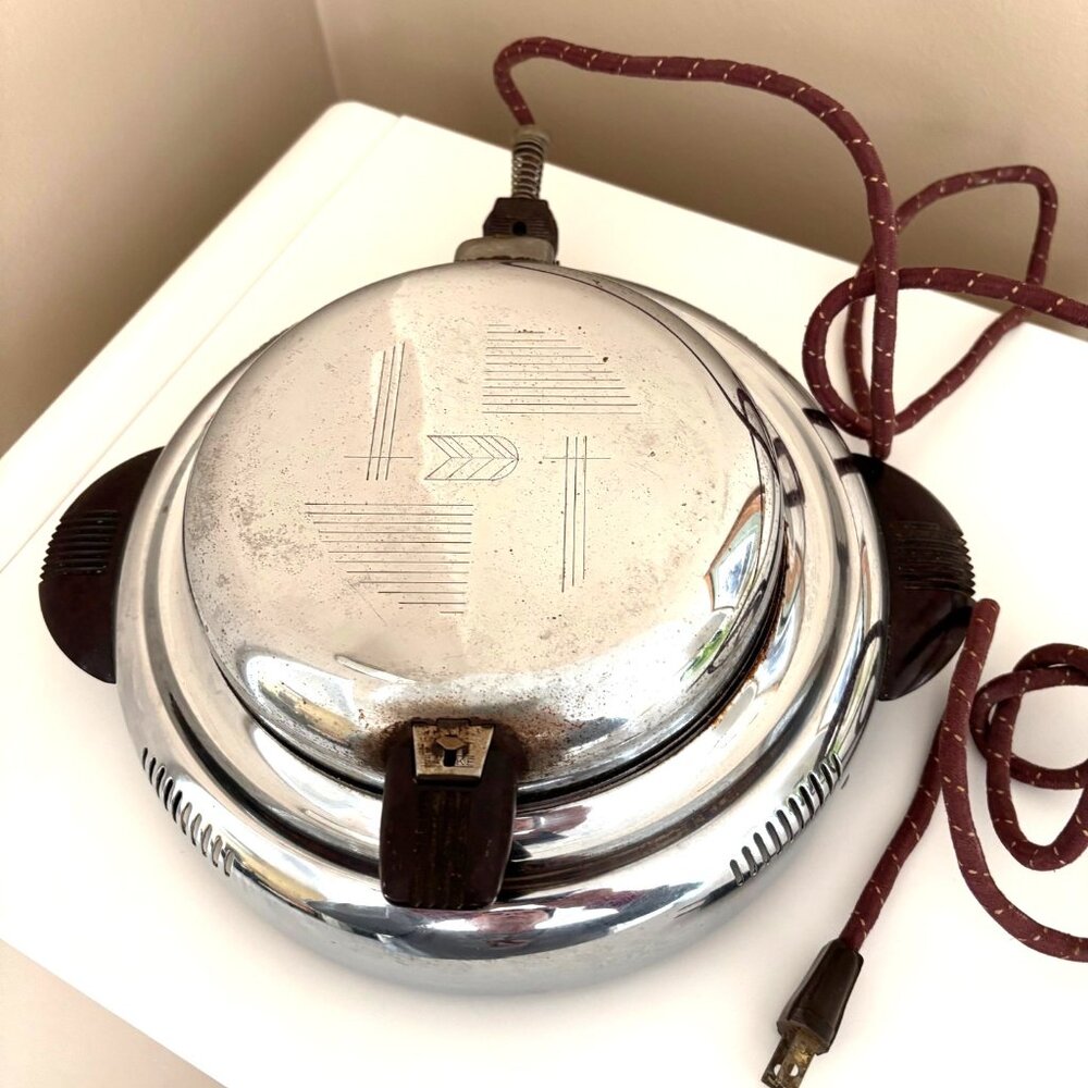 Vintage G.E. Electric Waffle Maker